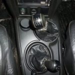 Как включить заднюю передачу на ниве?