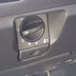 Переключатель в салоне выглядит так